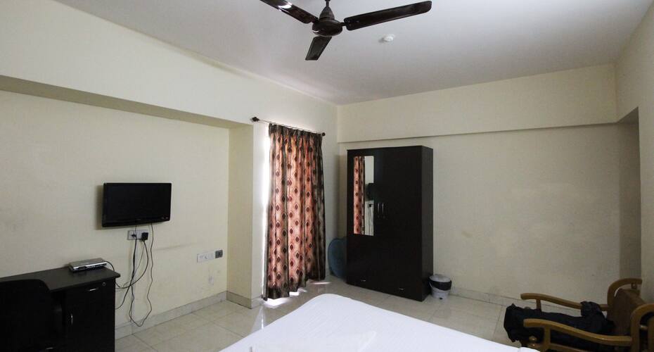 Global Home Stay Solution - Magarpatta City, Pune 3